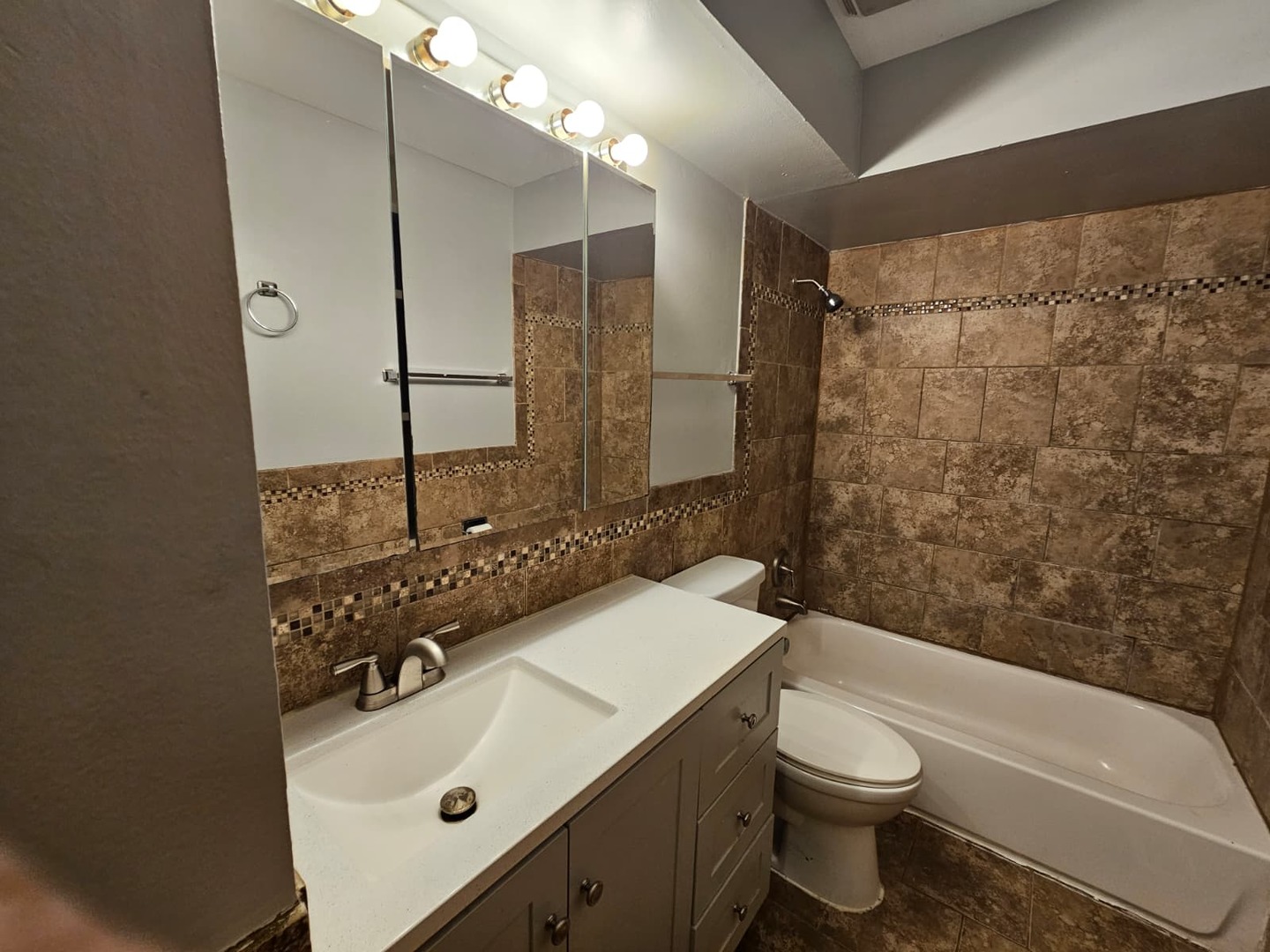 18019 Ravisloe Terrace