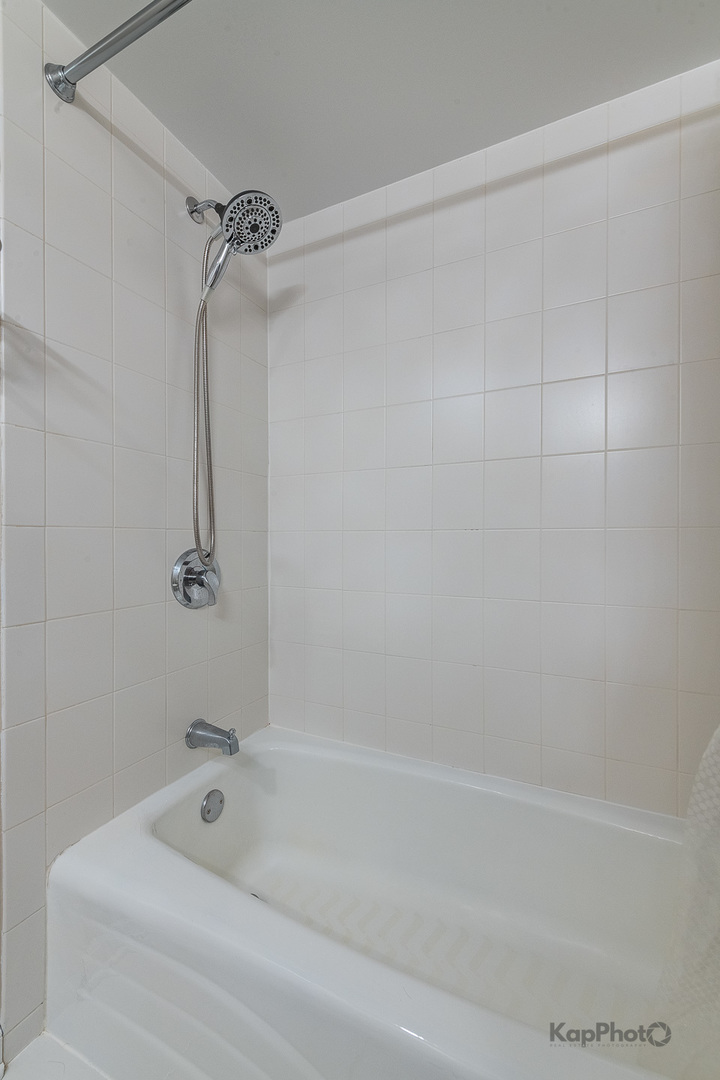 7316 40th Street Unit: 4D