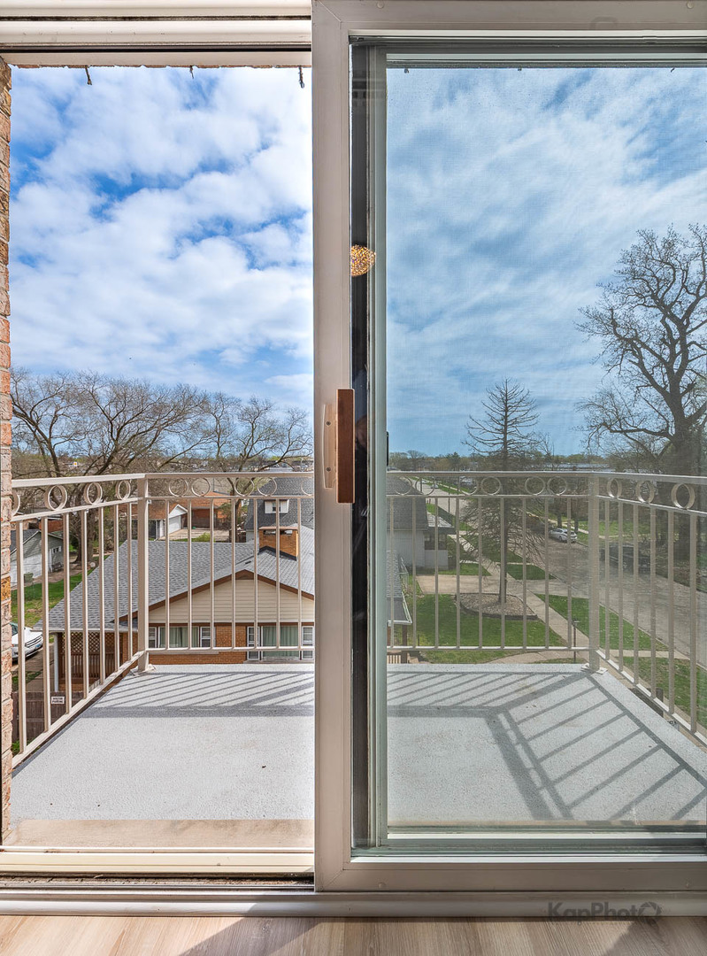 7316 40th Street Unit: 4D