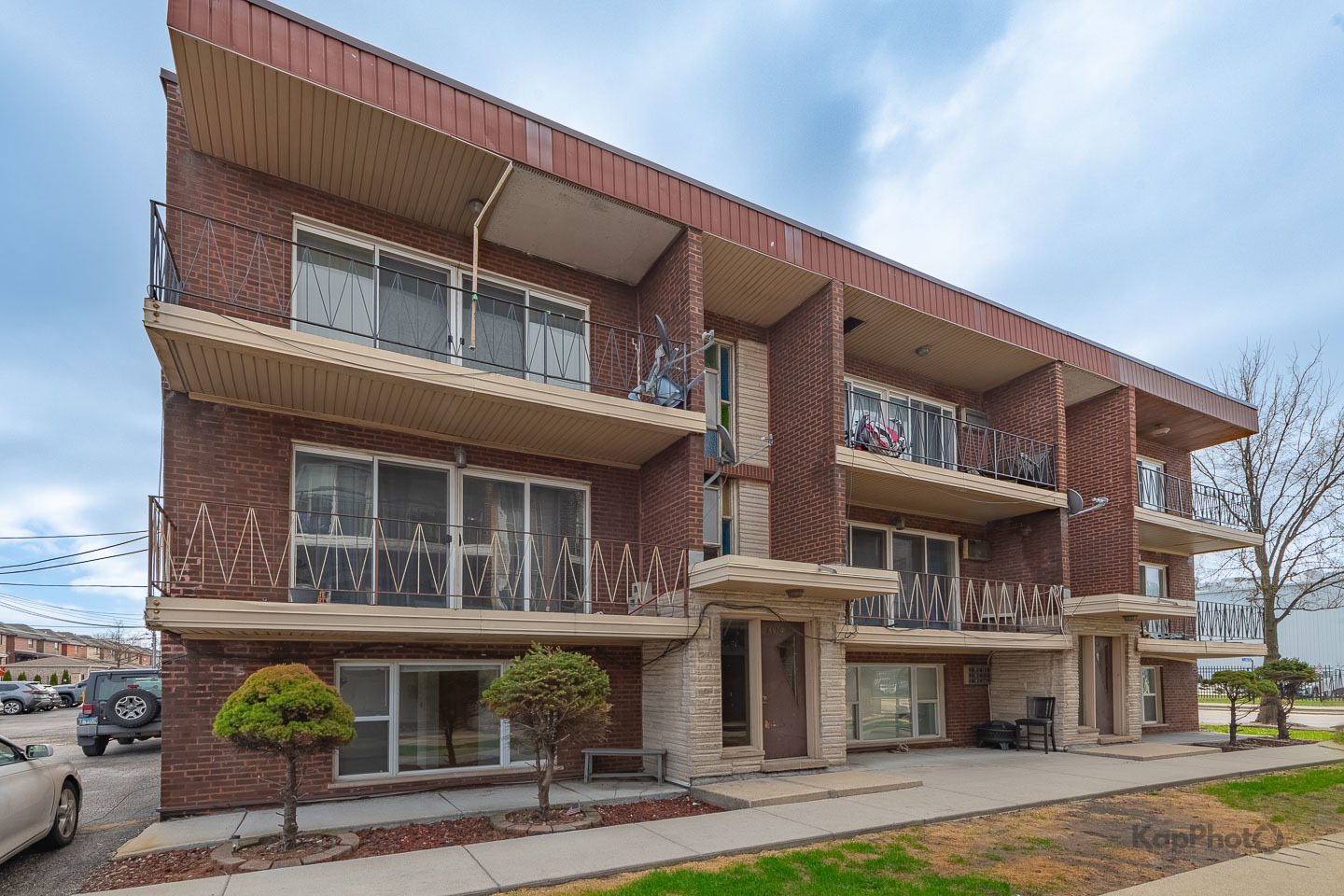 6914 W 65th Street Unit: 7