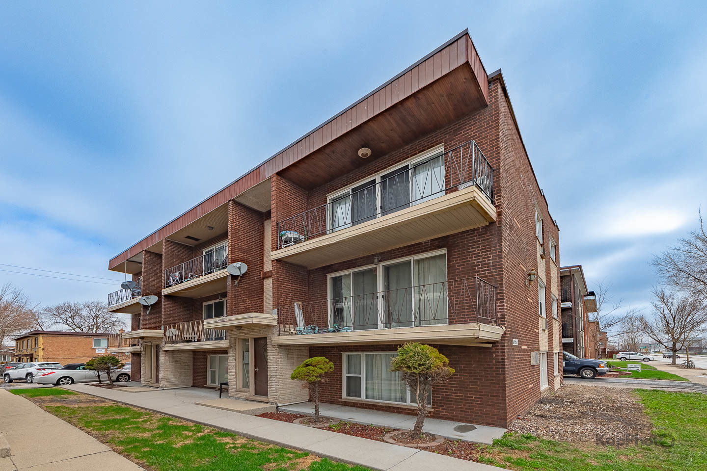 6914 W 65th Street Unit: 7