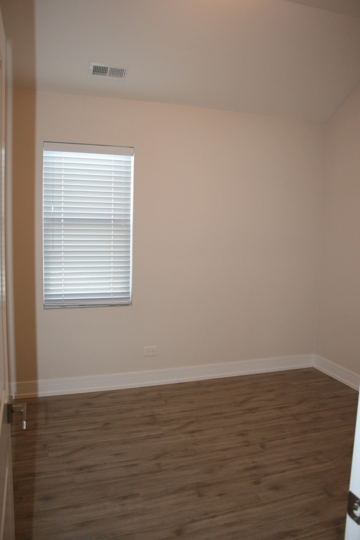 3706 N Drake Avenue Unit: G