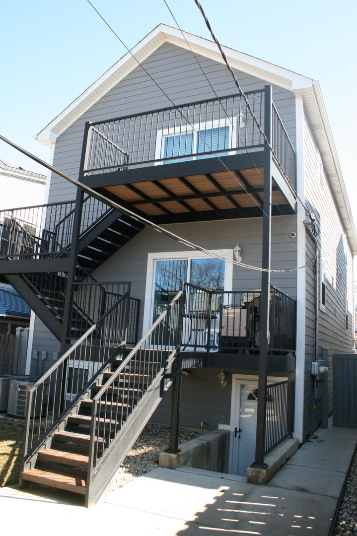 3706 N Drake Avenue Unit: G