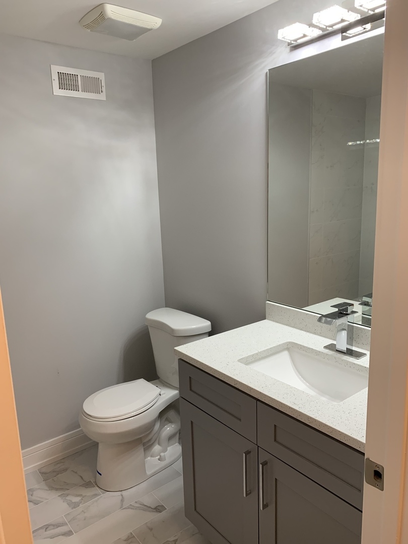 3706 N Drake Avenue Unit: G