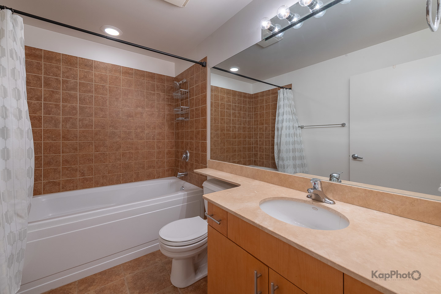 1040 W Adams Street Unit: 117