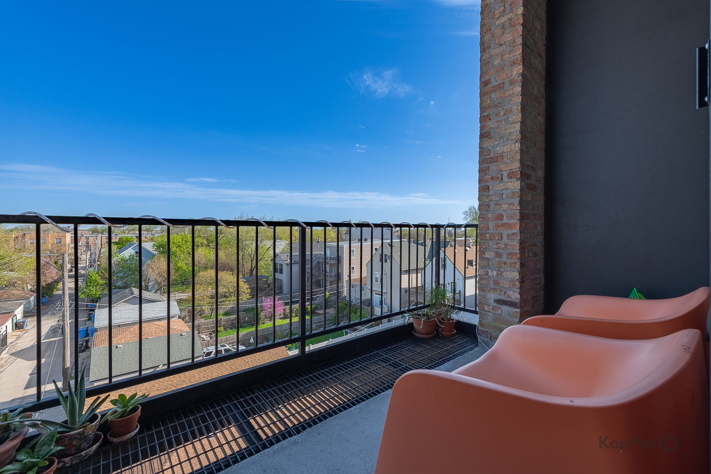 1820 N Spaulding Avenue Unit: 410