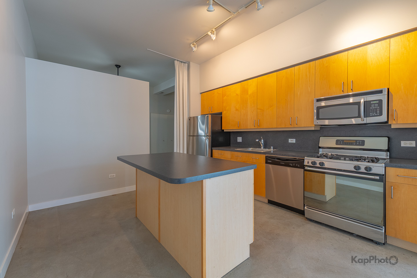 939 W Madison Street Unit: 403