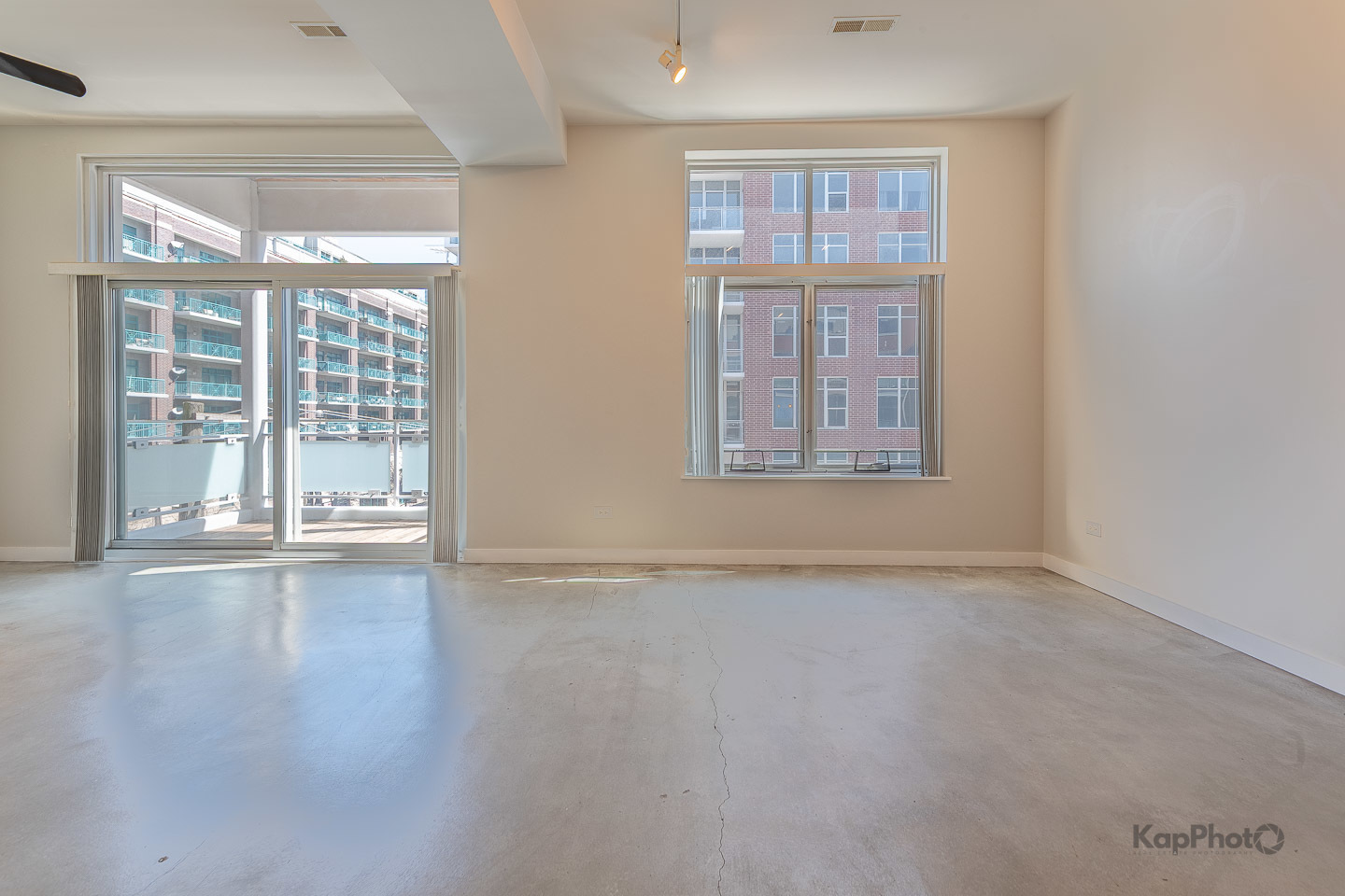 939 W Madison Street Unit: 403