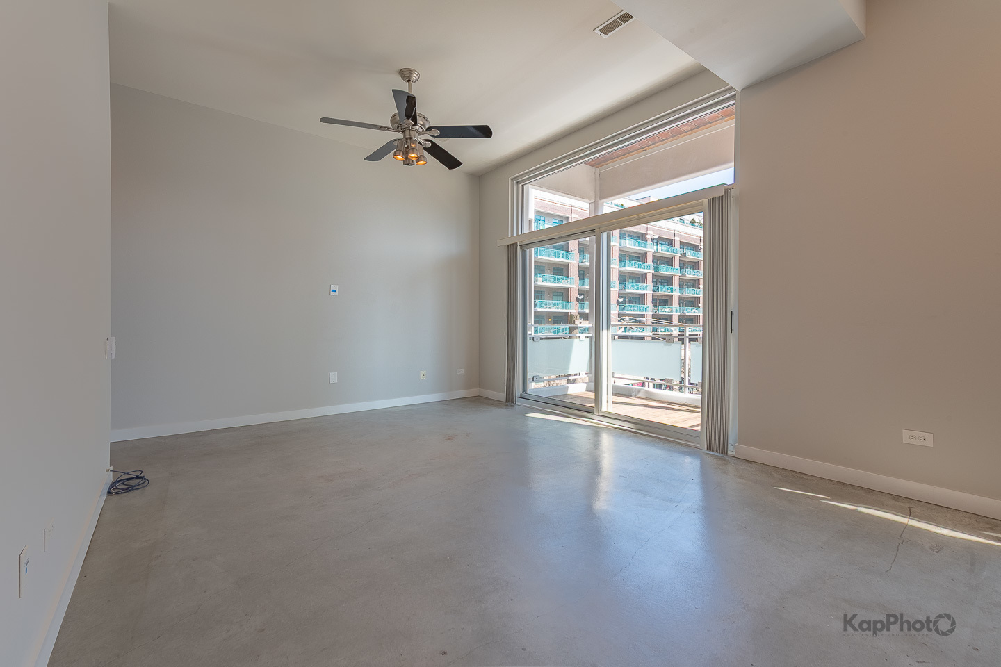 939 W Madison Street Unit: 403