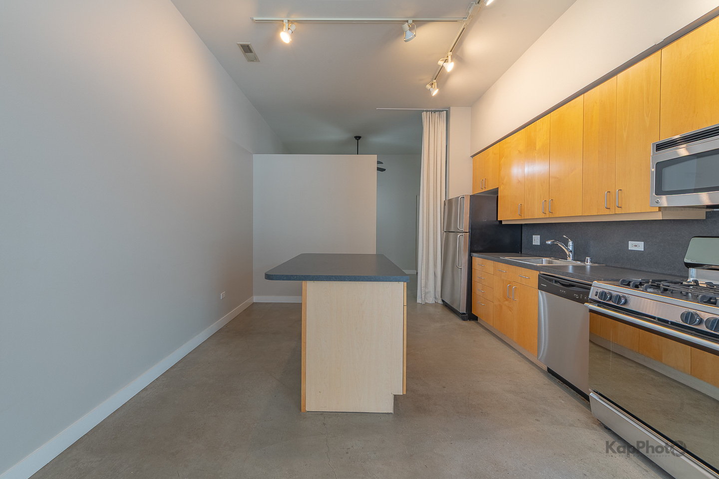 939 W Madison Street Unit: 403