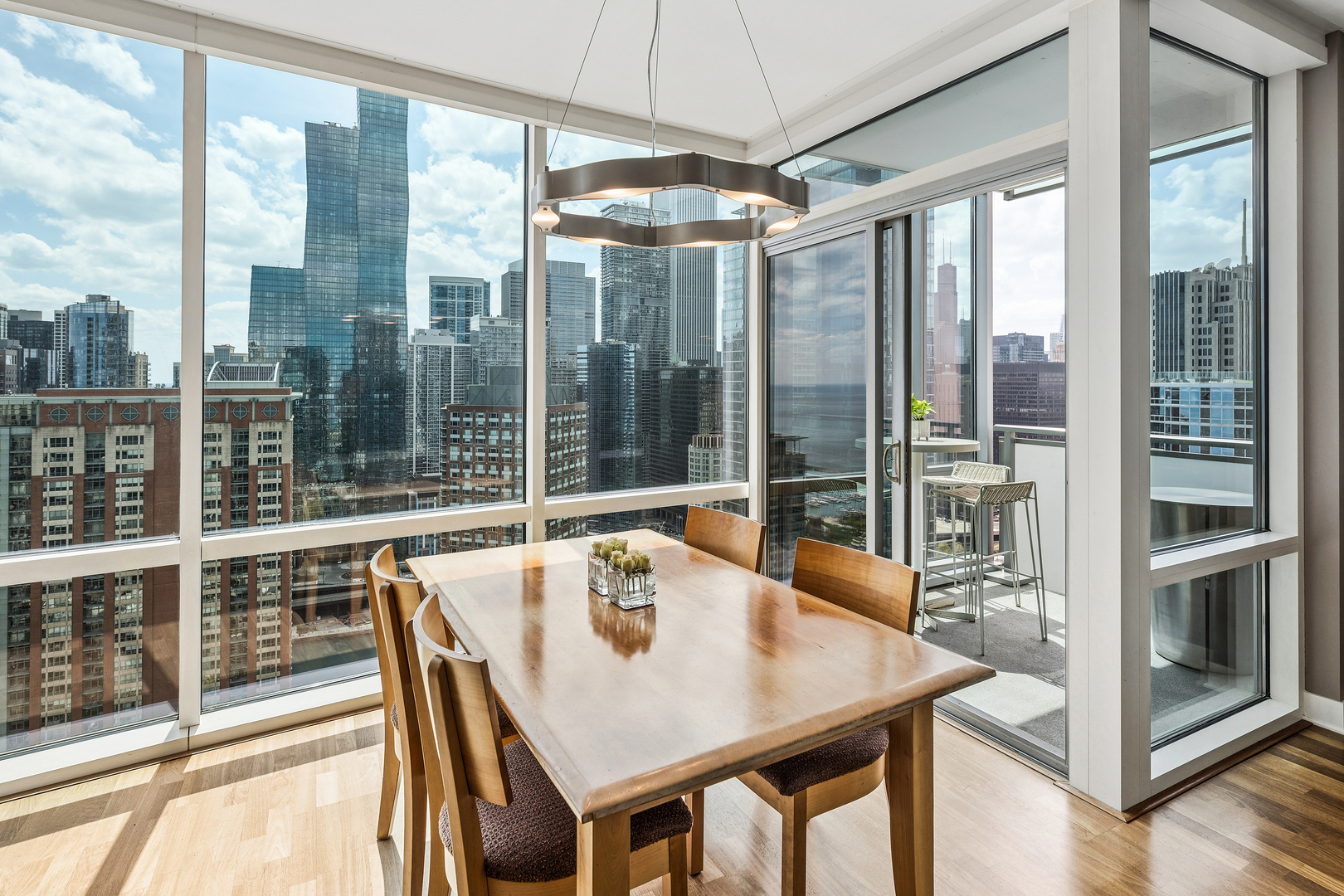 505 N MCCLURG Court Unit: 3905