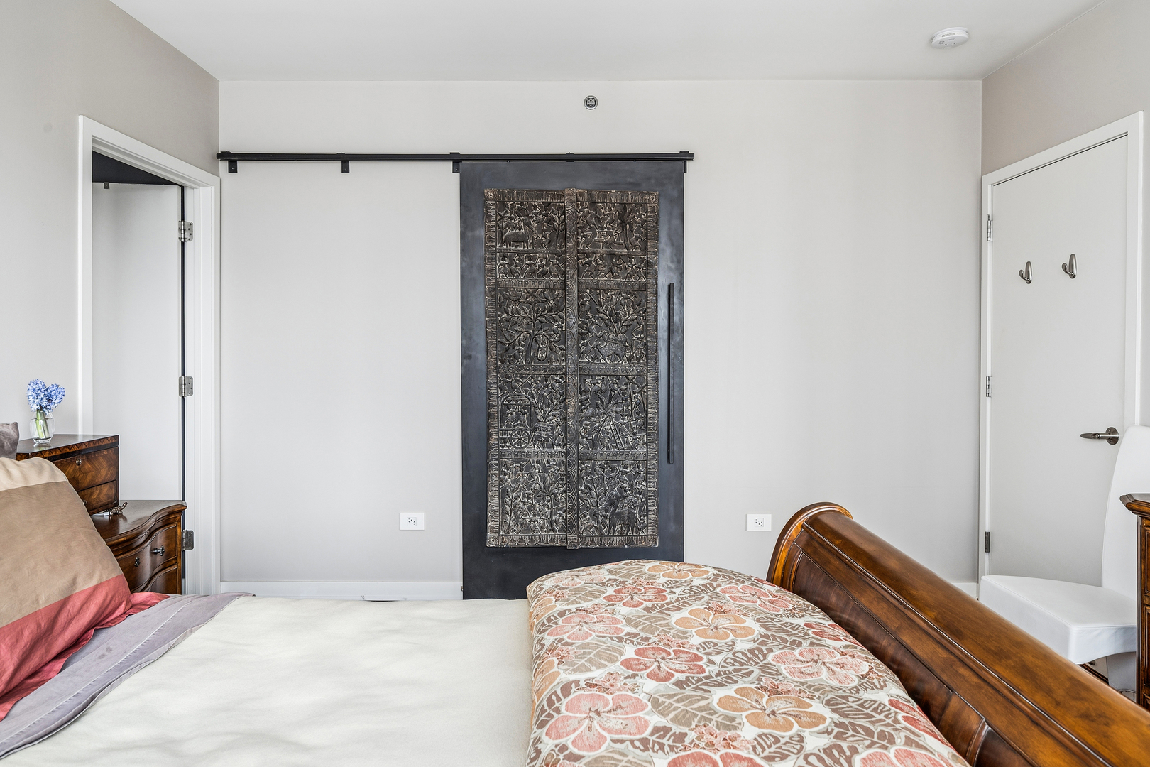 505 N MCCLURG Court Unit: 3905