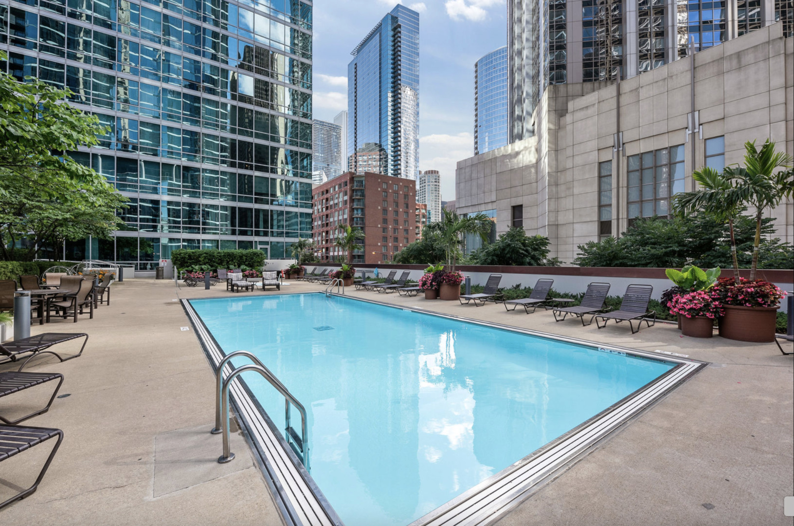505 N MCCLURG Court Unit: 3905