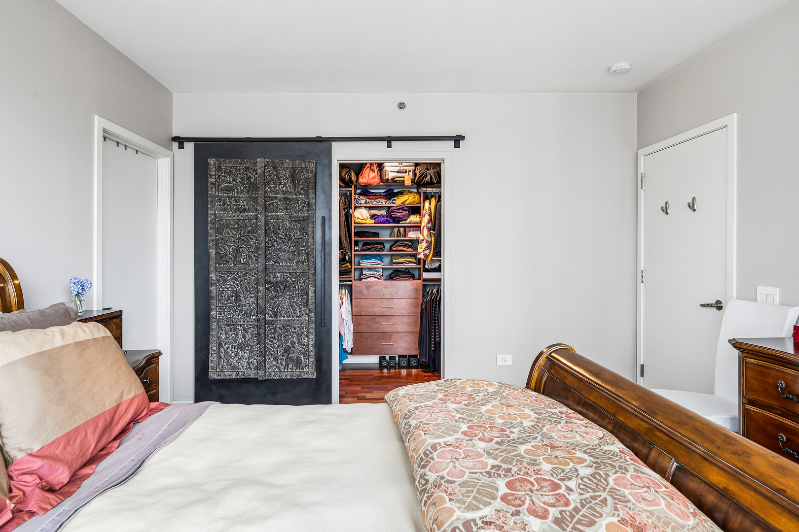 505 N MCCLURG Court Unit: 3905