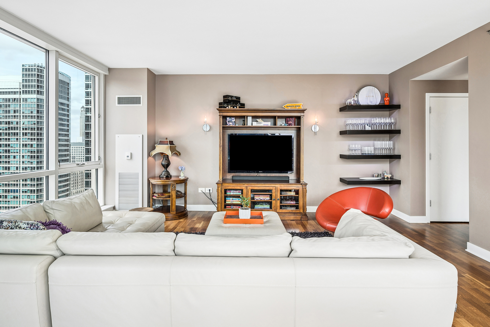 505 N MCCLURG Court Unit: 3905