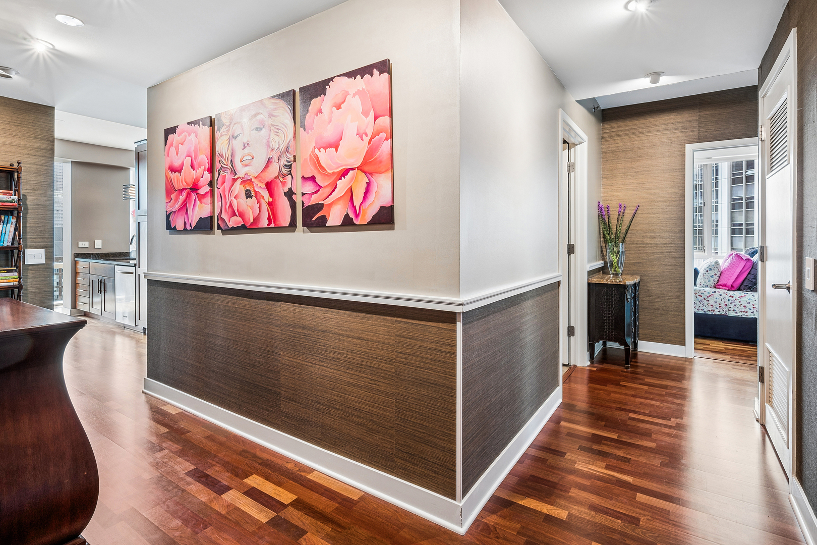 505 N MCCLURG Court Unit: 3905