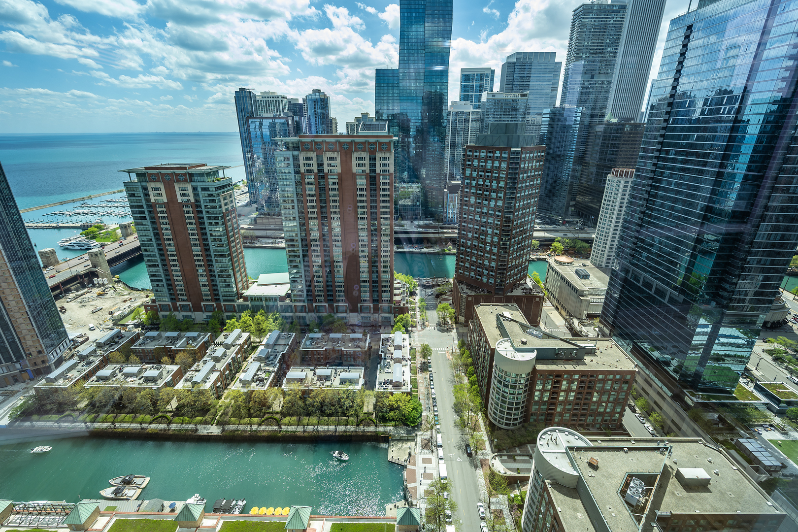 505 N MCCLURG Court Unit: 3905