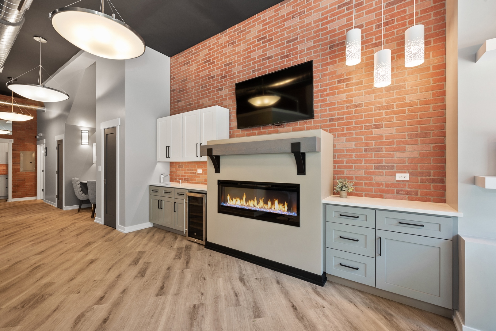 2136 W Belmont Avenue Unit: 1