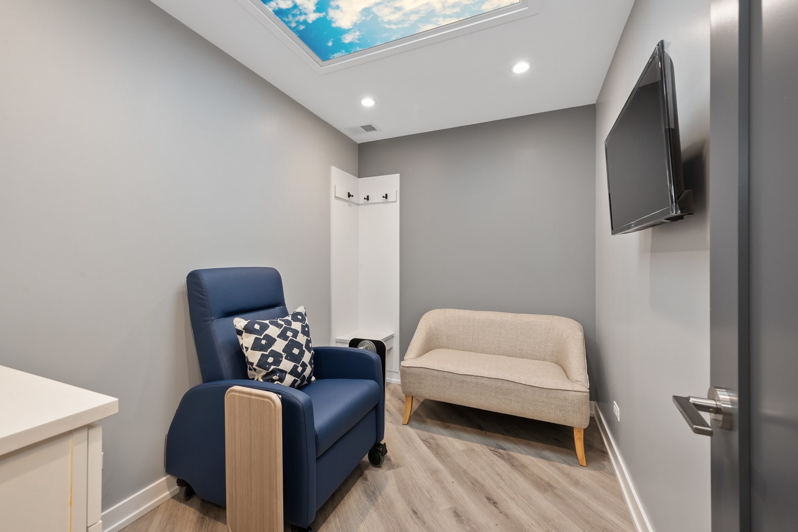 2136 W Belmont Avenue Unit: 1