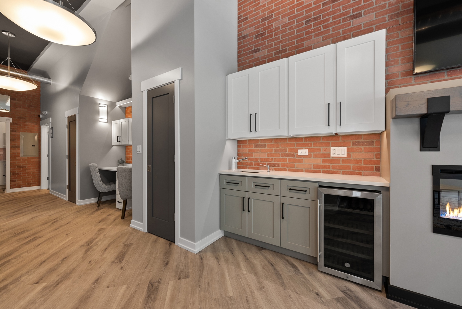 2136 W Belmont Avenue Unit: 1