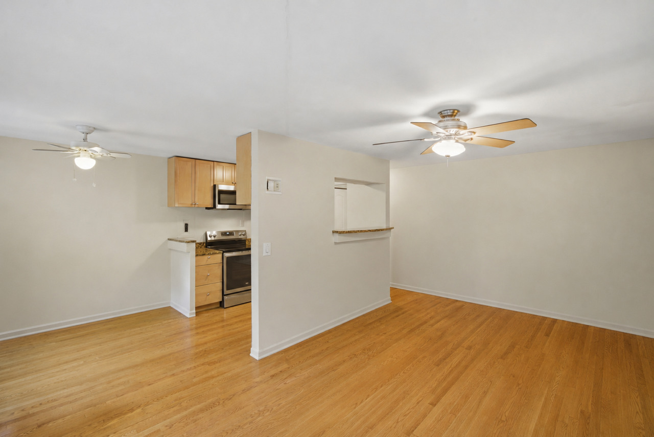 420 W Aldine Avenue Unit: 222