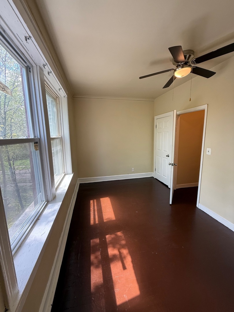 715 W 57th Street Unit: 3