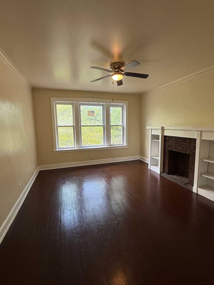715 W 57th Street Unit: 3