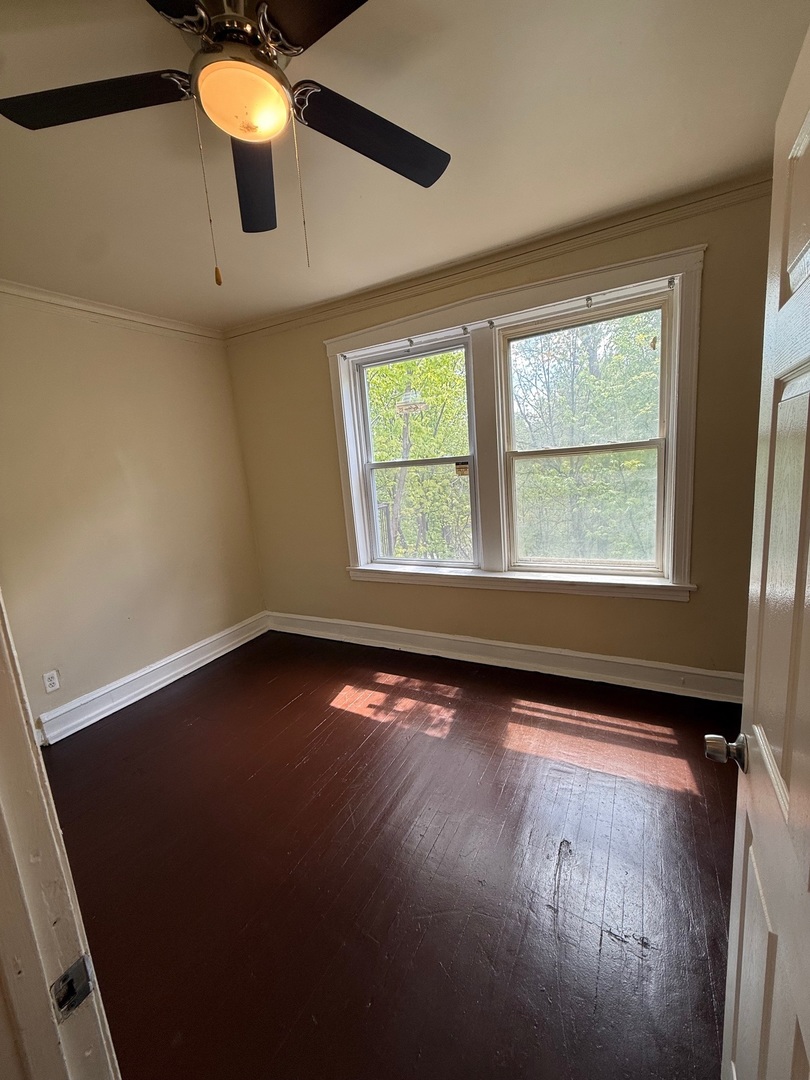 715 W 57th Street Unit: 3