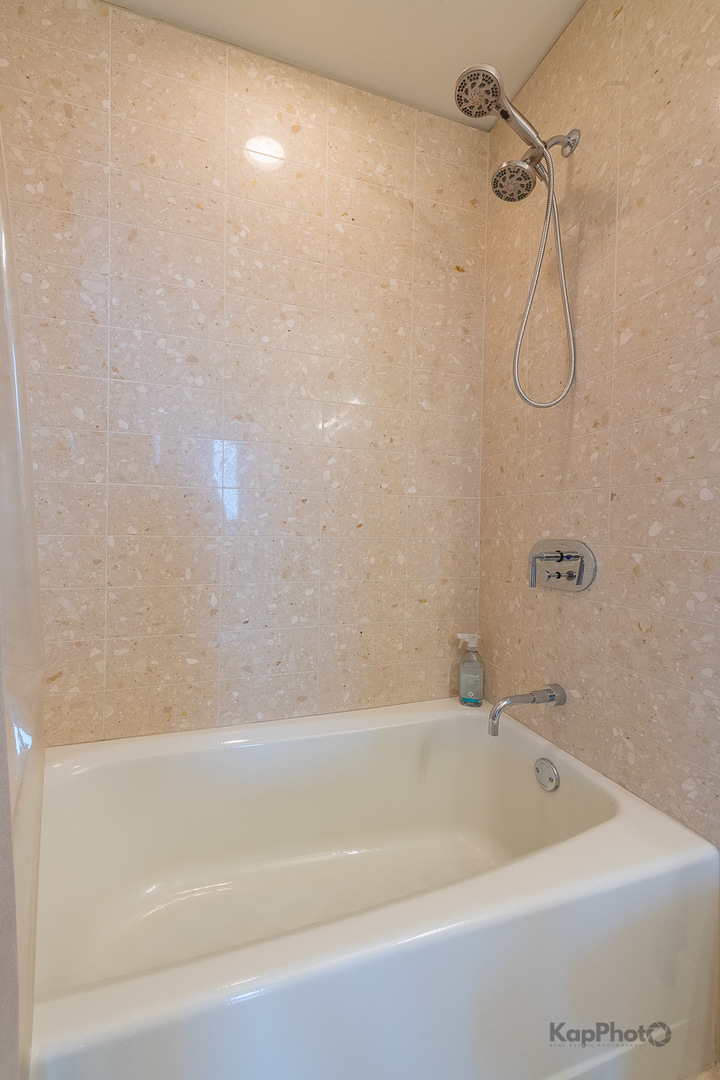340 E Randolph Street Unit: 4902