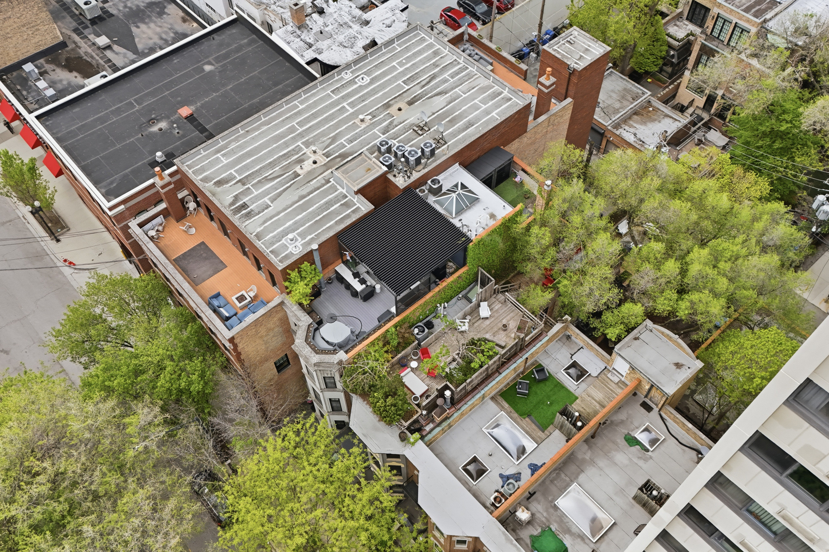 22 E Division Street Unit: 1