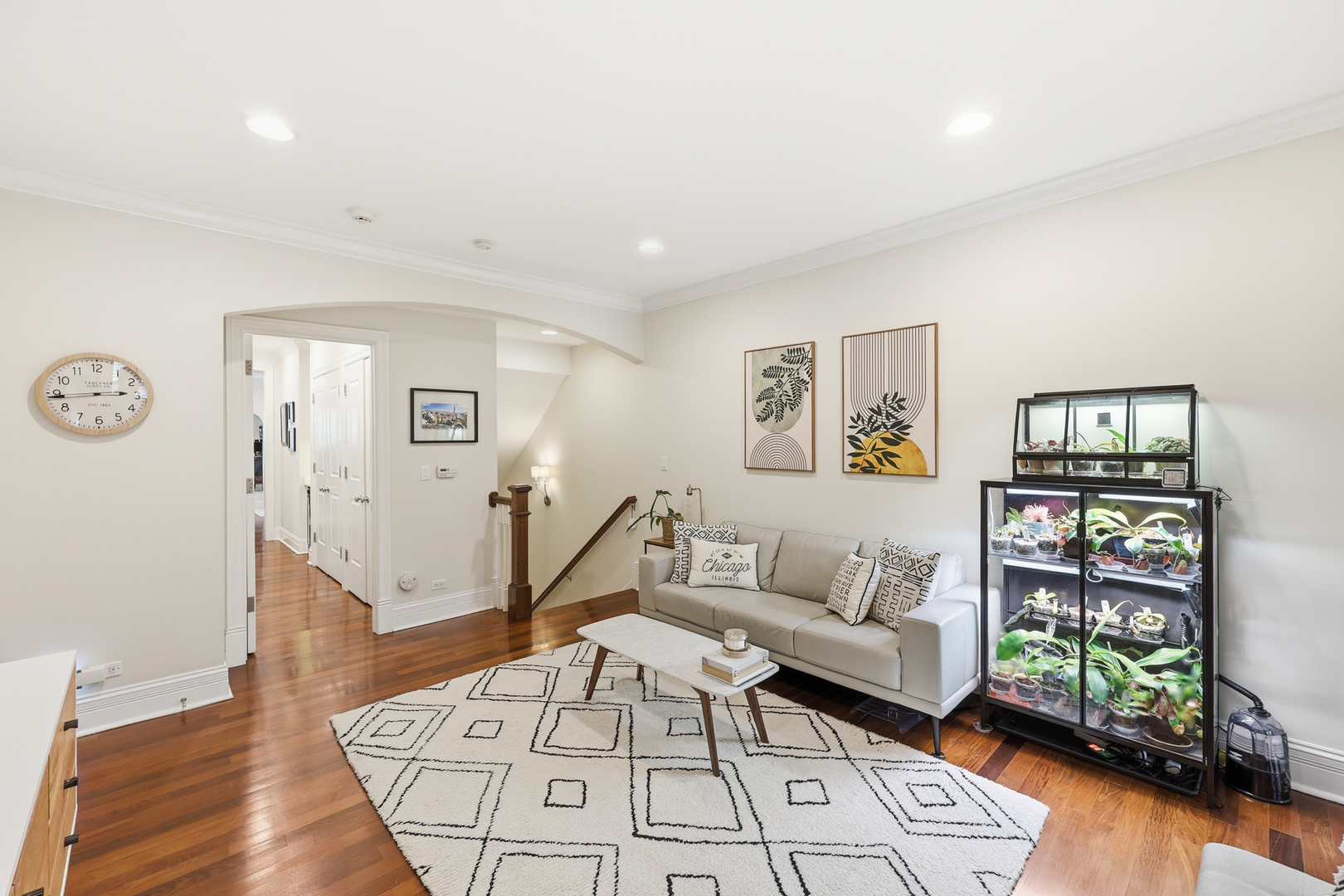 22 E Division Street Unit: 1