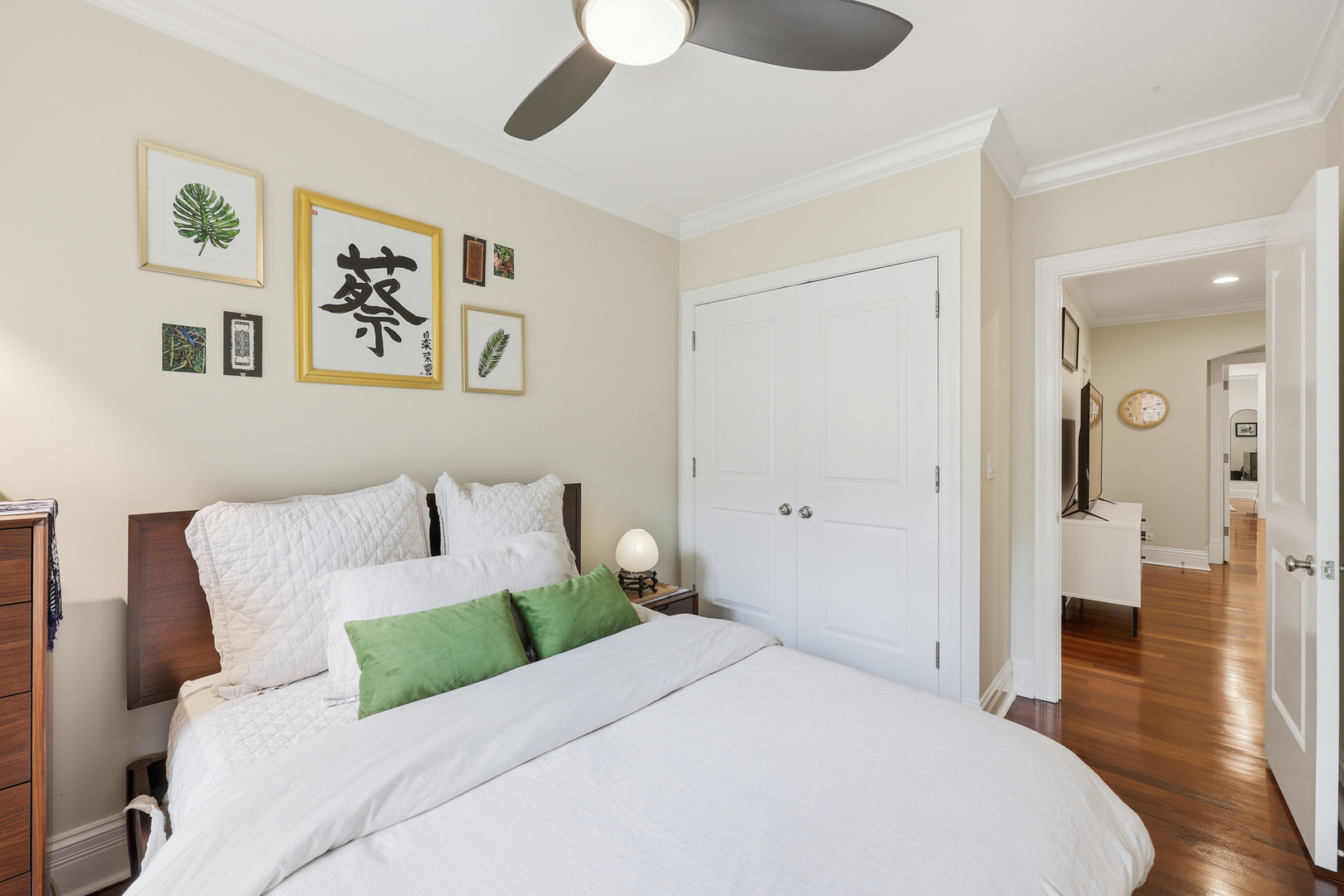 22 E Division Street Unit: 1