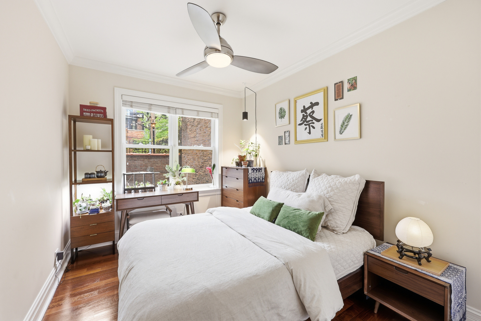 22 E Division Street Unit: 1