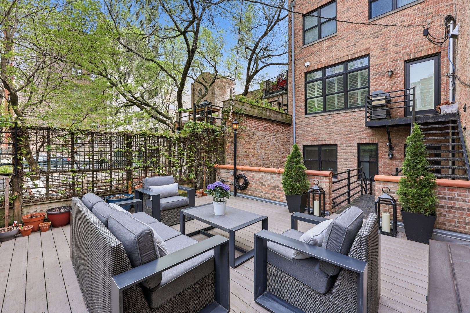 22 E Division Street Unit: 1