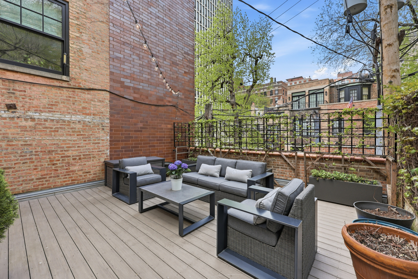 22 E Division Street Unit: 1