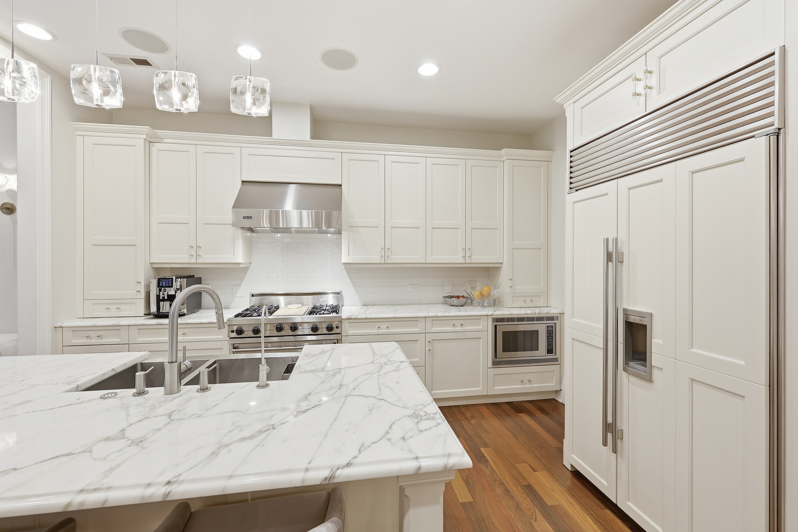 22 E Division Street Unit: 1