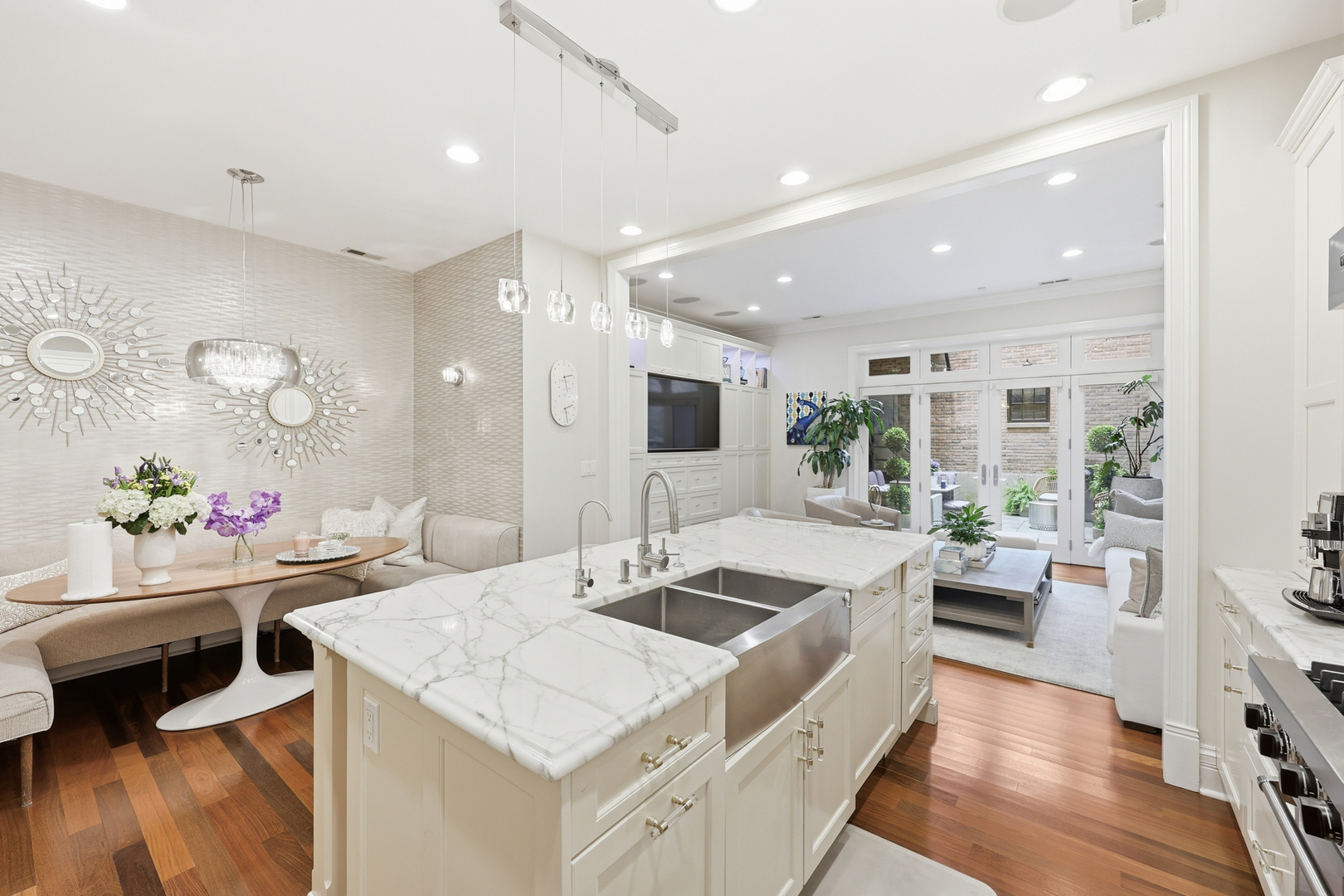 22 E Division Street Unit: 1