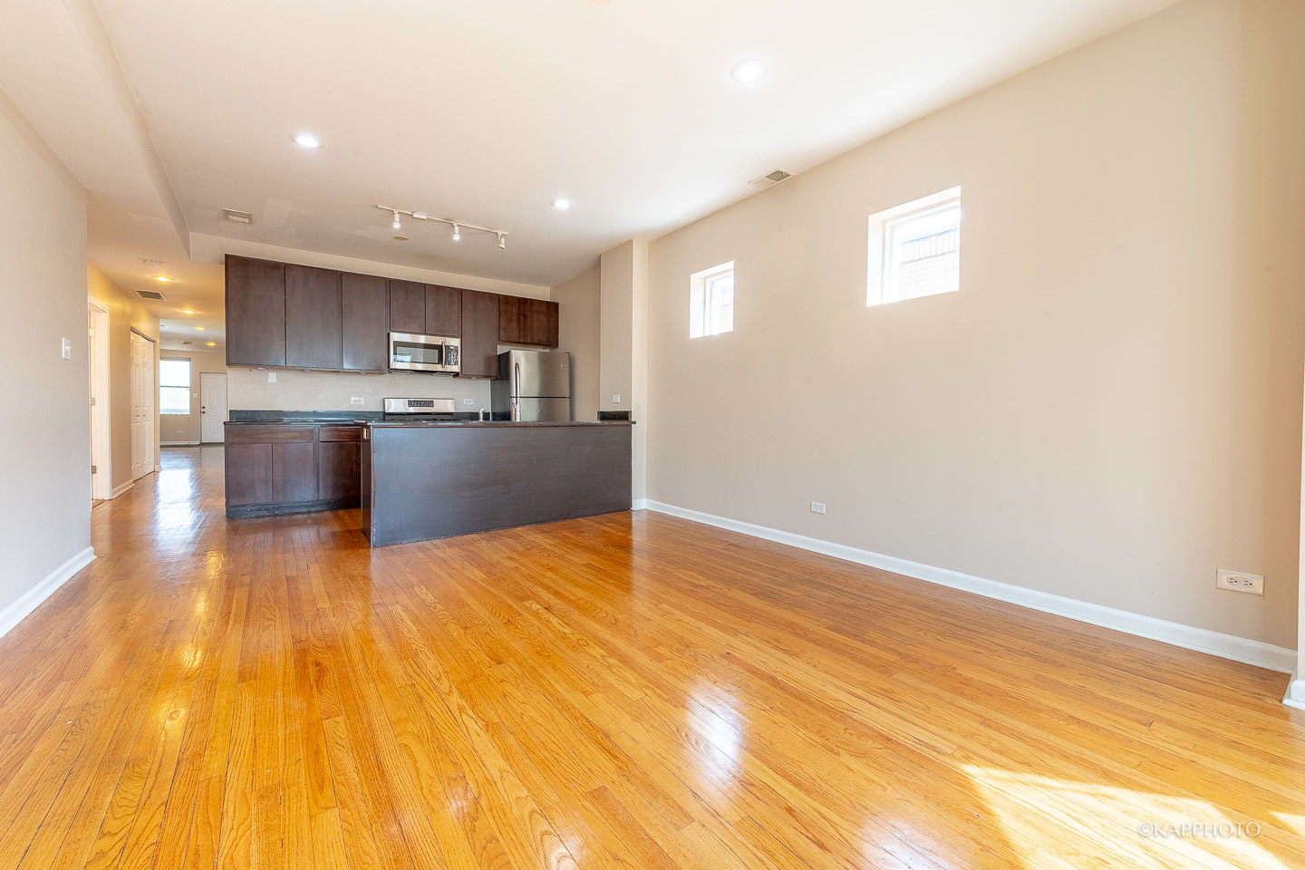 8225 S Prairie Avenue Unit: 1