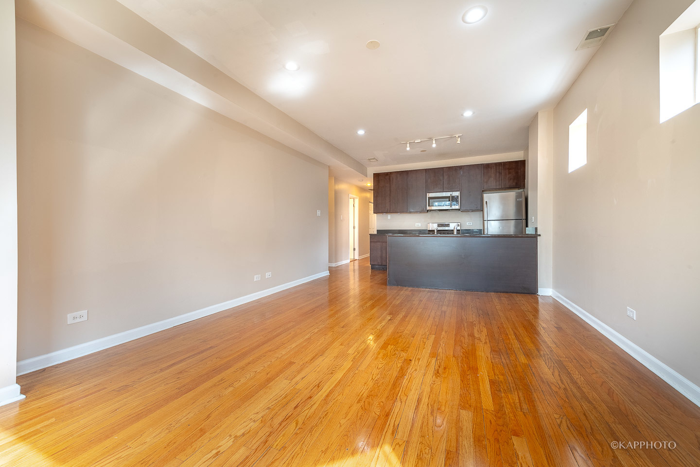 8225 S Prairie Avenue Unit: 1