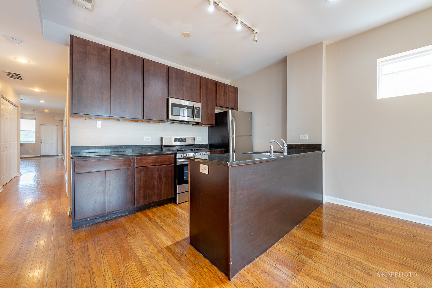 8225 S Prairie Avenue Unit: 1