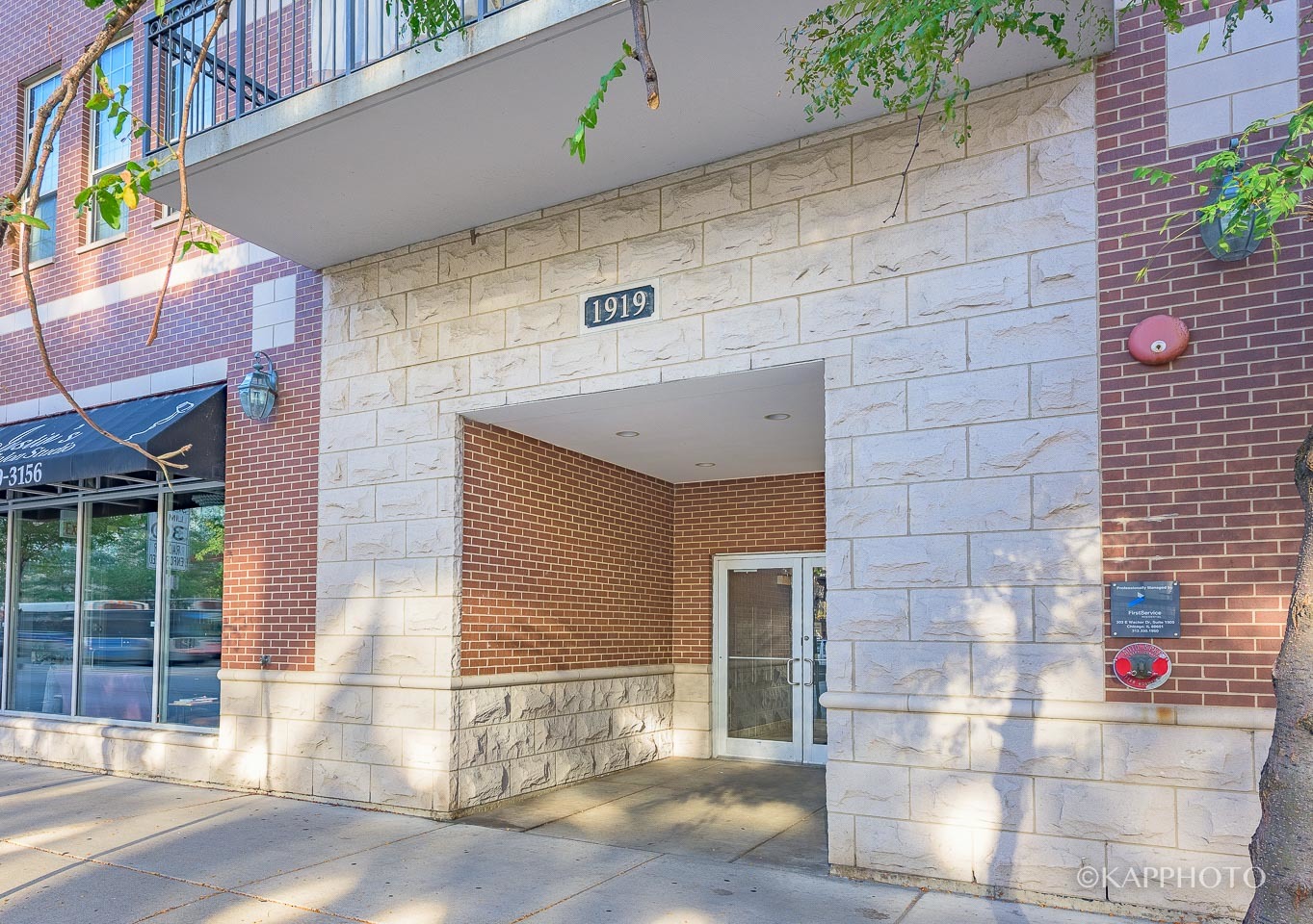 1919 S Michigan Avenue Unit: 202