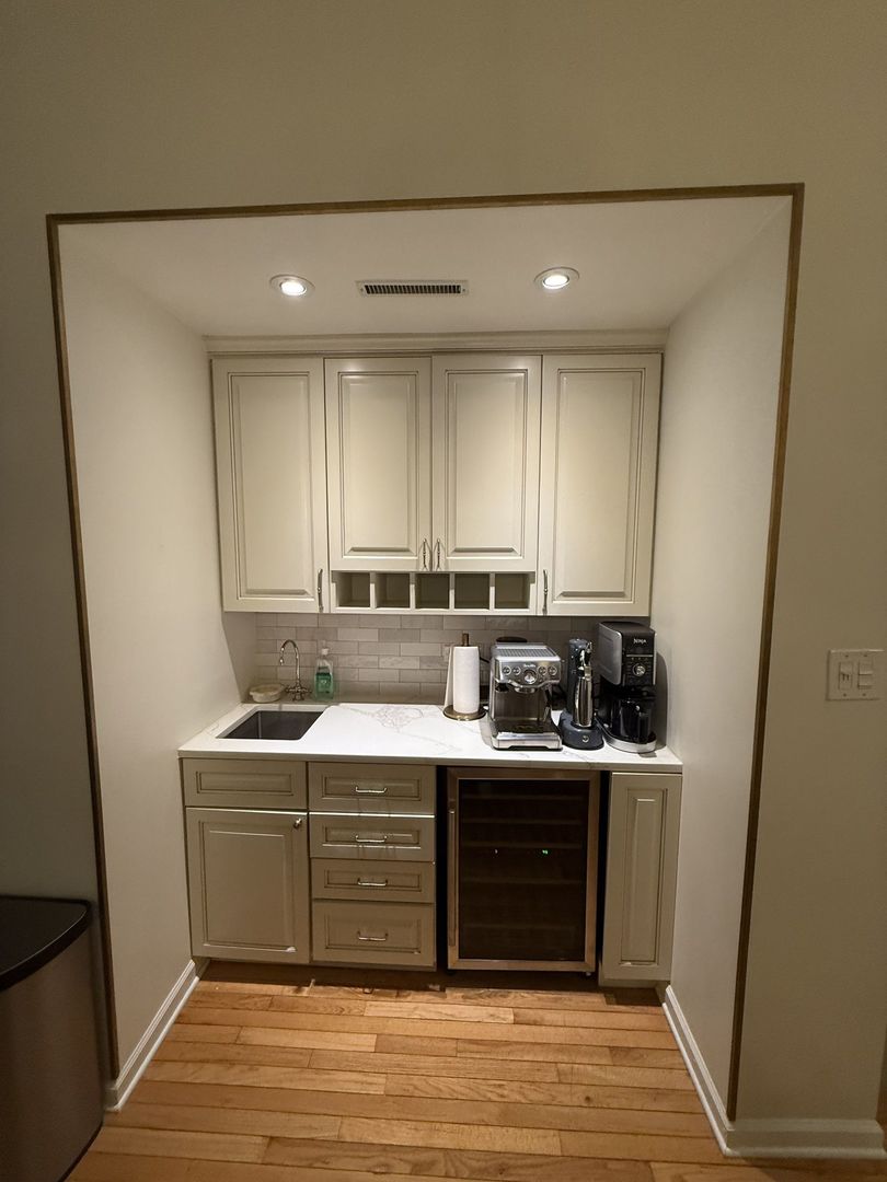 1455 W Wolfram Street Unit: A