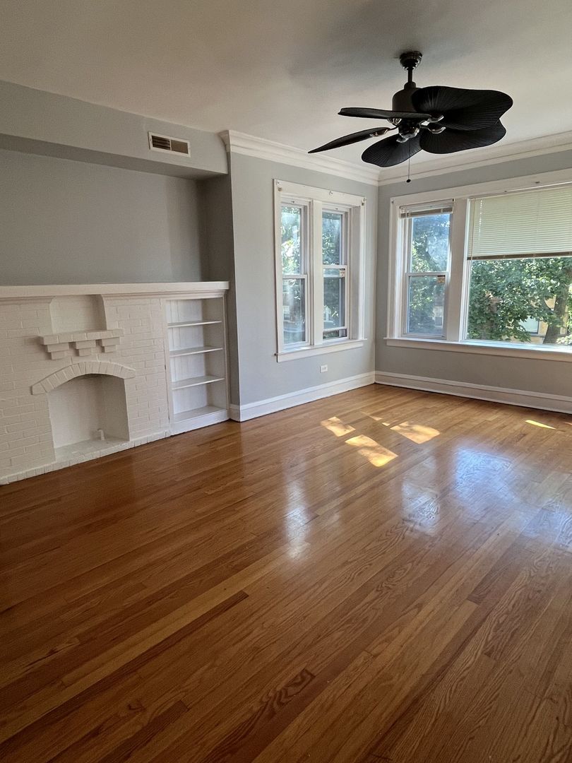 8019 S Vernon Avenue Unit: 2