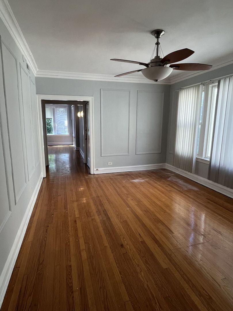 8019 S Vernon Avenue Unit: 2