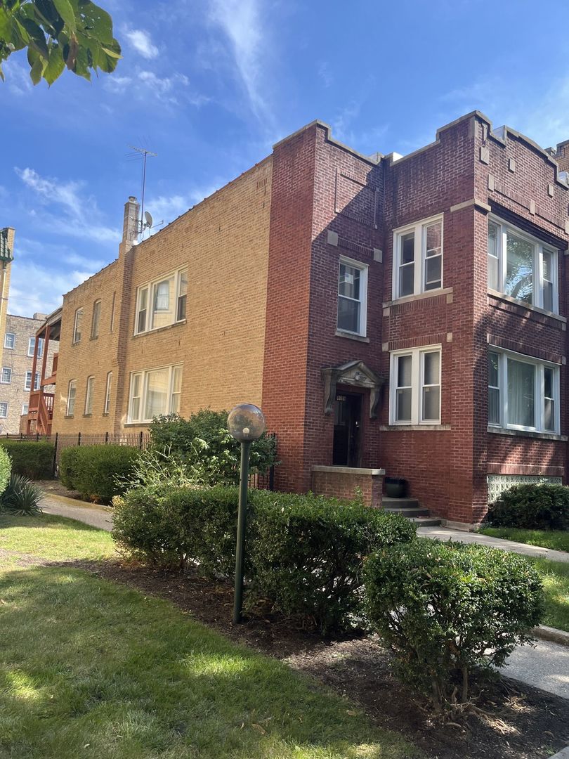 8019 S Vernon Avenue Unit: 2
