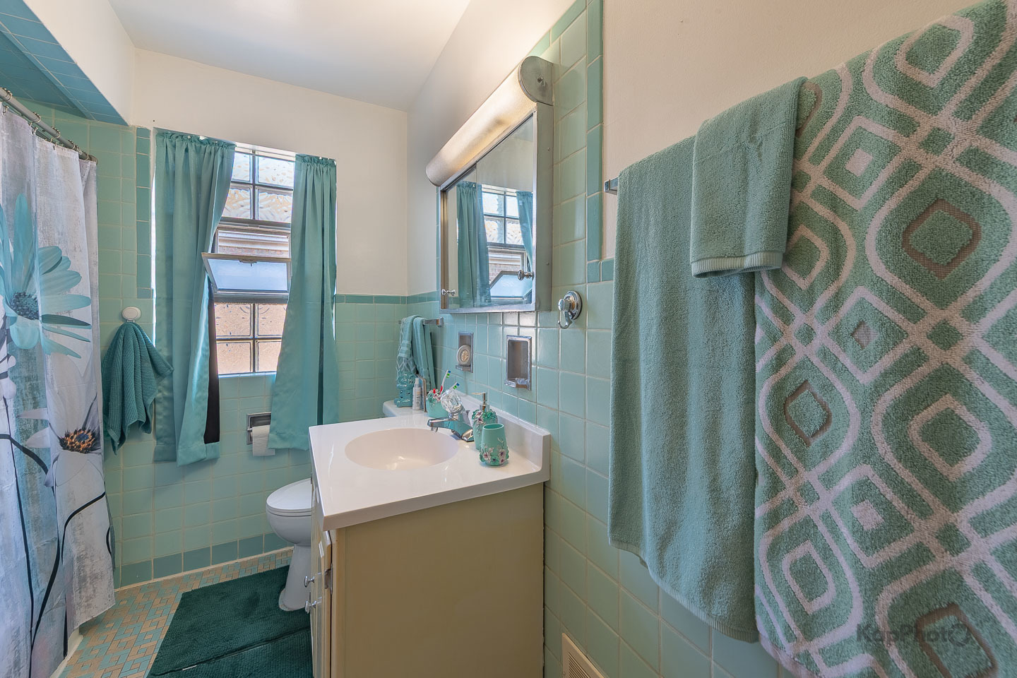8725 S Harper Avenue Unit: 2