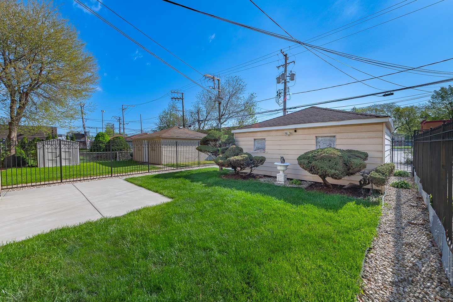 8725 S Harper Avenue Unit: 2