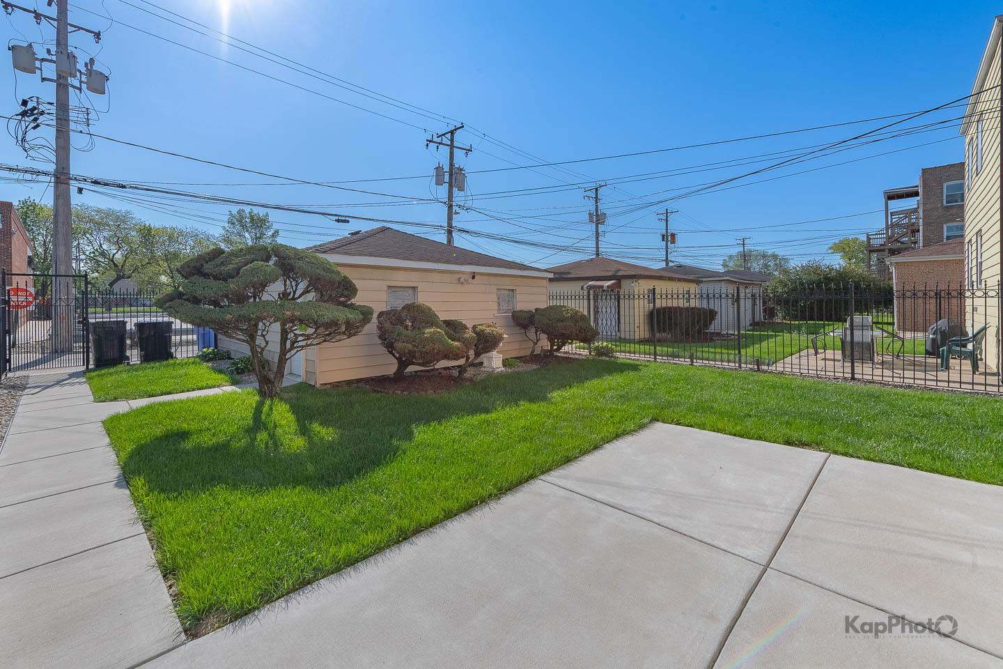 8725 S Harper Avenue Unit: 2