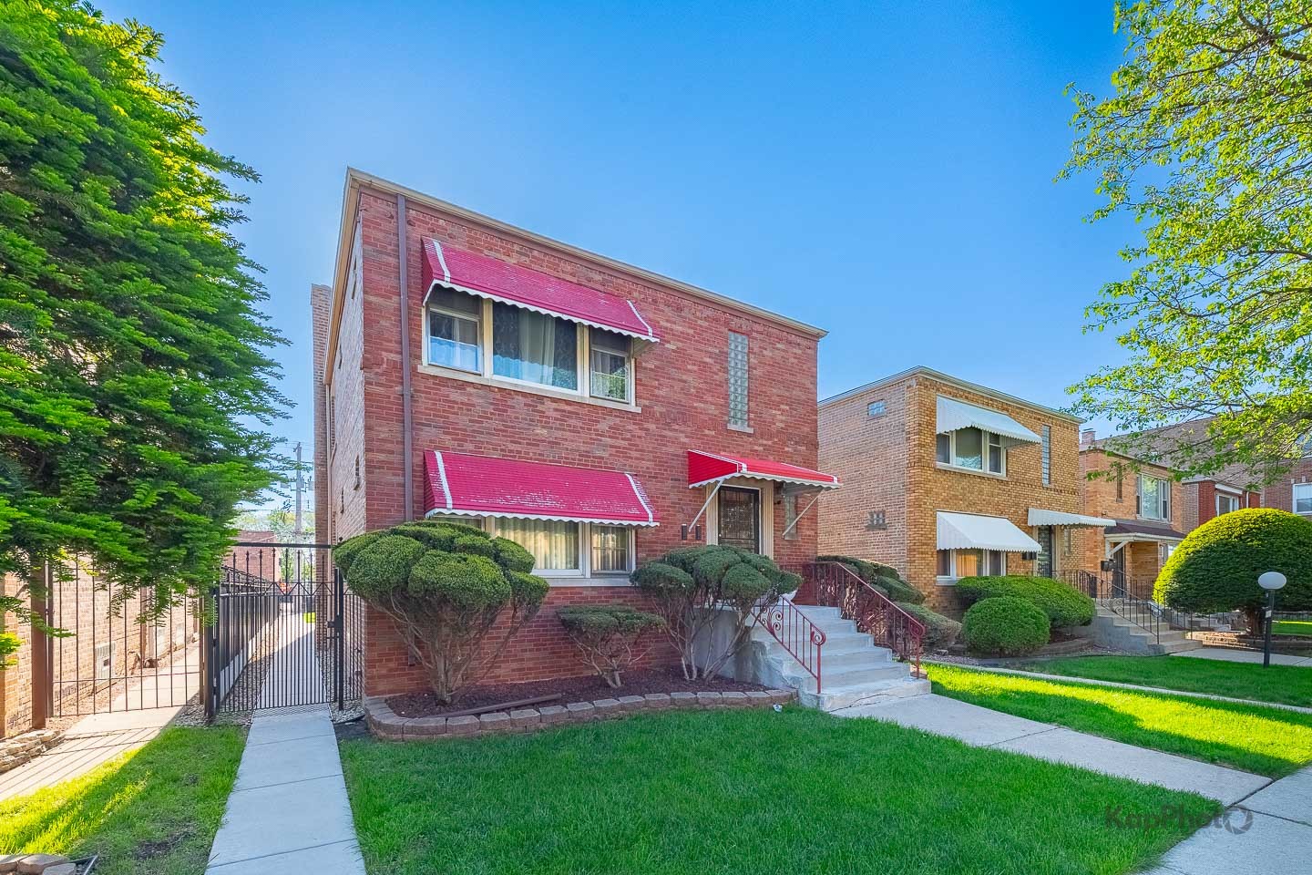 8725 S Harper Avenue Unit: 2