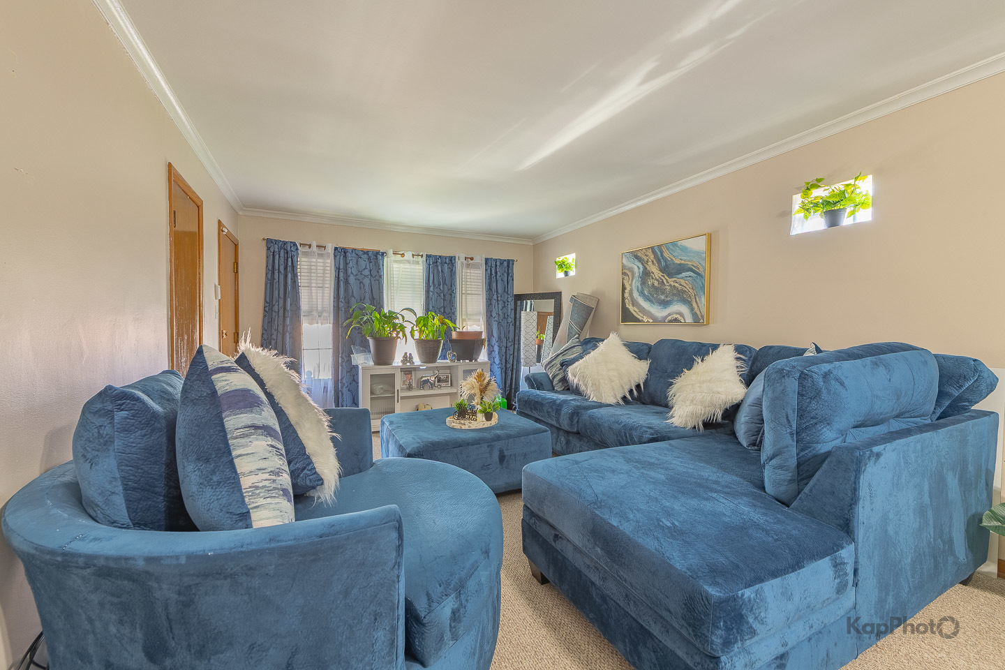 8725 S Harper Avenue Unit: 2